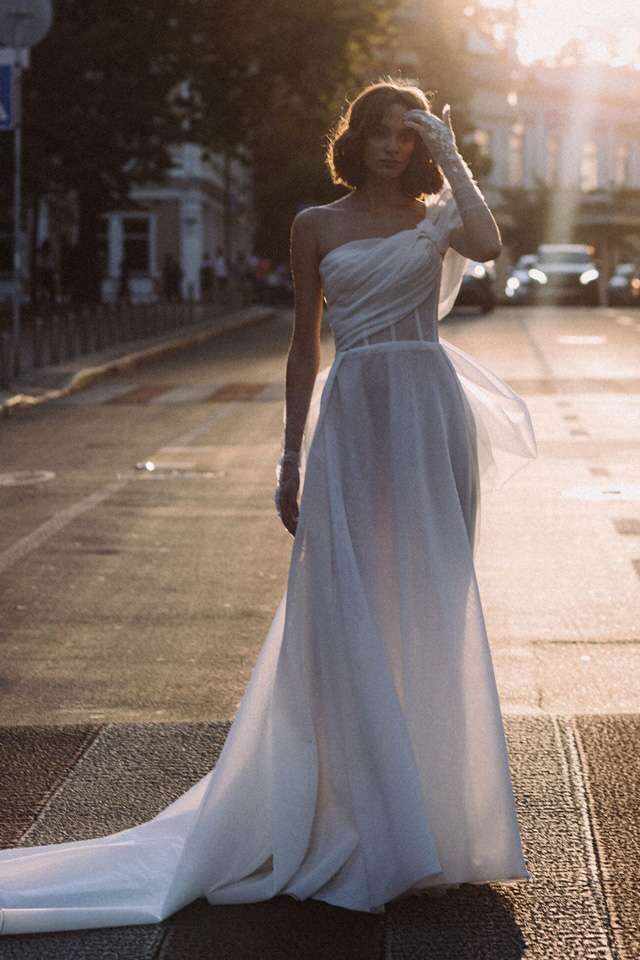 coreset bridal gown