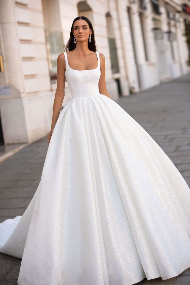 scoop nekline wedding dress