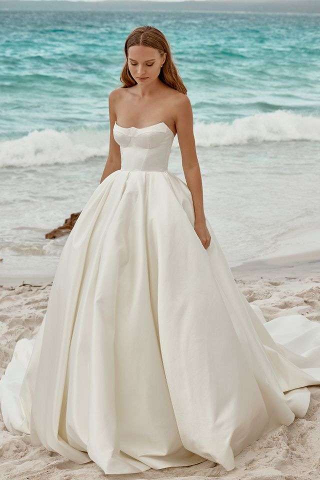 Strapless corset wedding dress